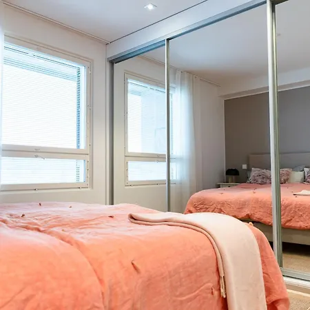 Apartment Top-floor River View & Sauna *
